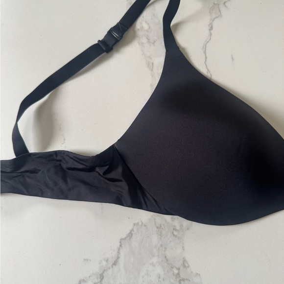 Wireless form PUSH-UP PLUNGE BRA
38 C Onyx - Picture 10 of 11